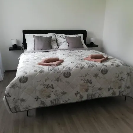 U Horaku 아파트